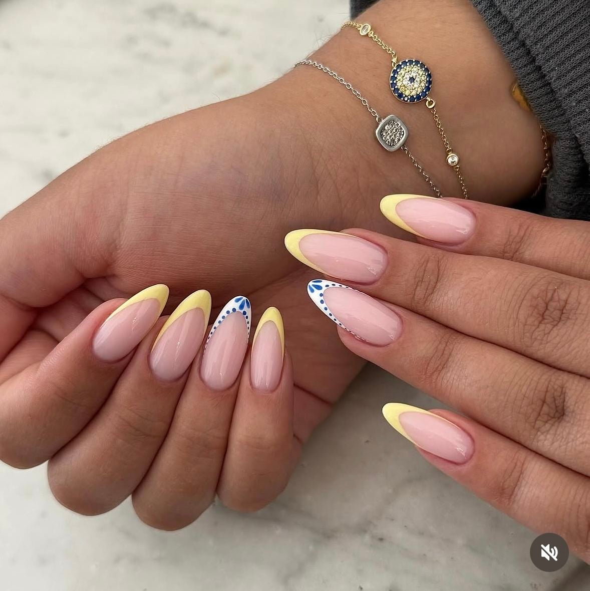 Yellow french with print