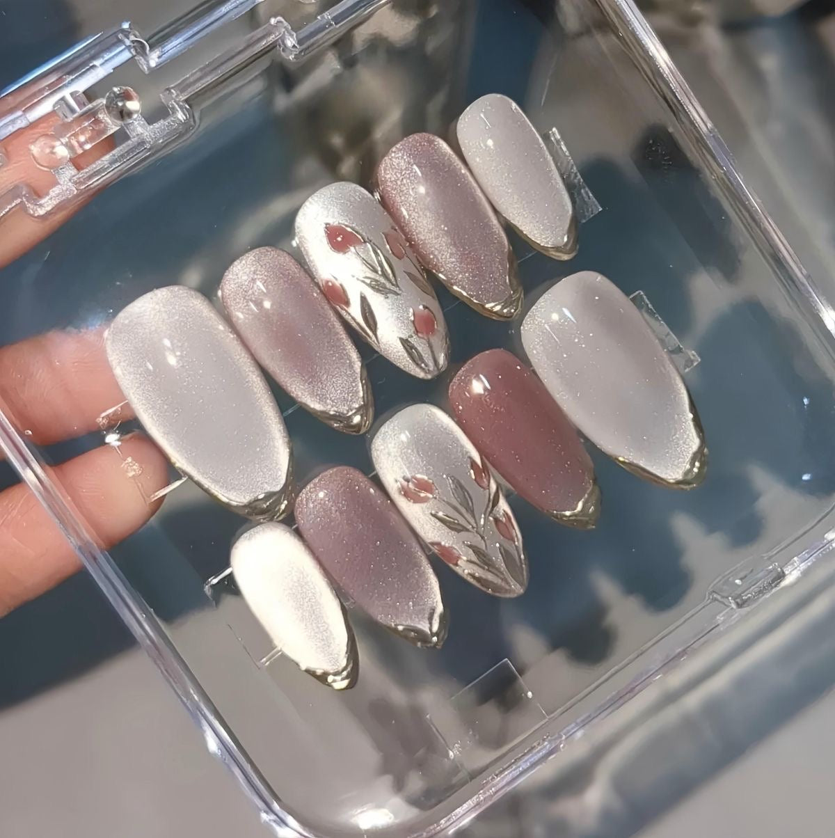 Flower chrome cateye nails