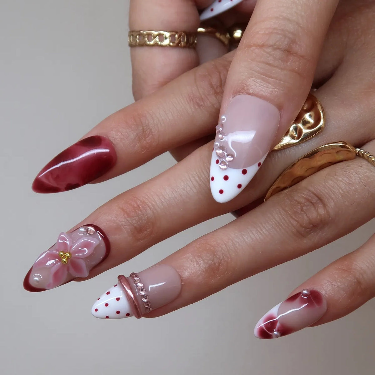 Pretty dots - Handmade Press Ons