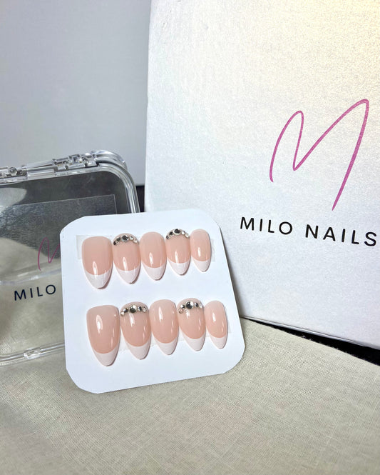 French nails with rhinestones (24 pcs)