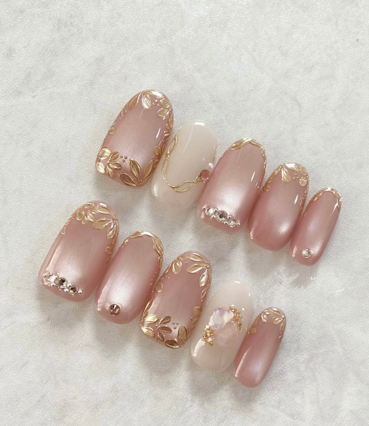 Pink flower cateye nails