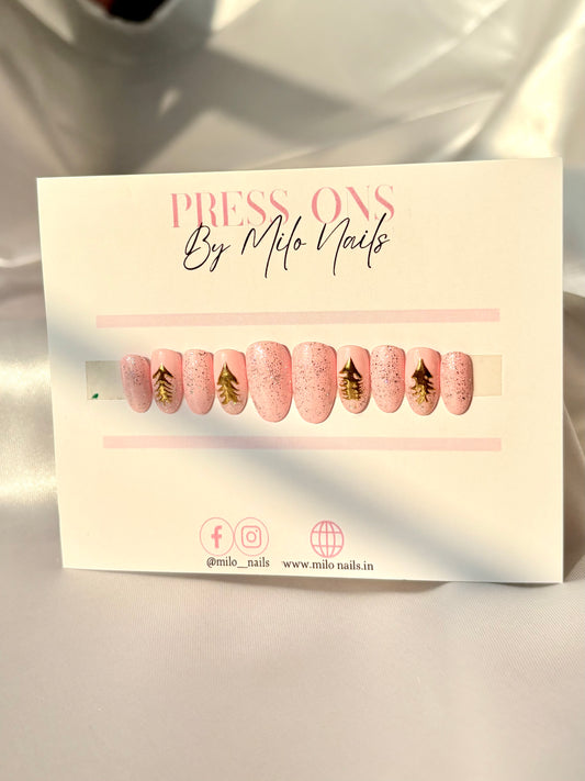 Christmas tree nails