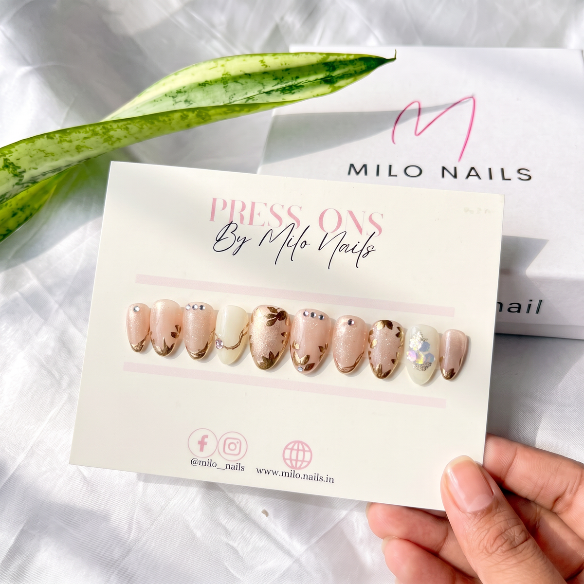 Pink flower cateye nails - Handmade Press Ons