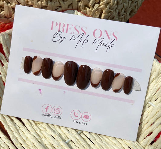 Brown chocolatey nails