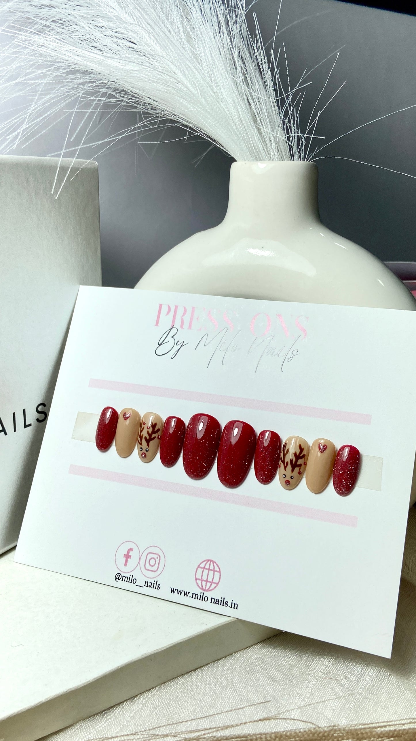 Deer christmas nails