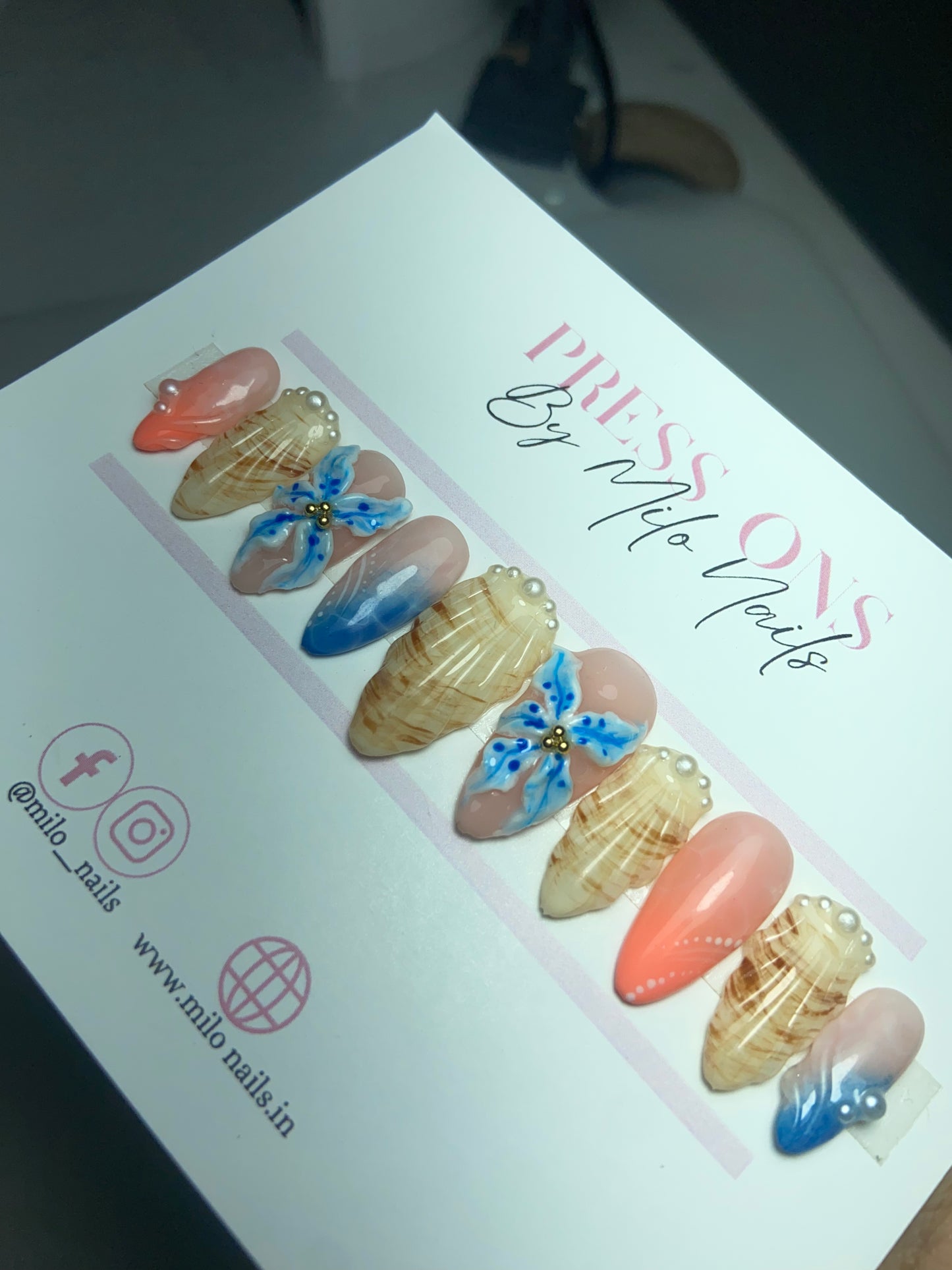 Beachy 3-d flower nails