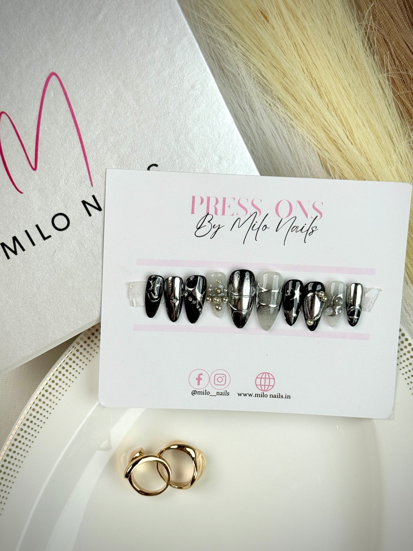 Black metallic nails