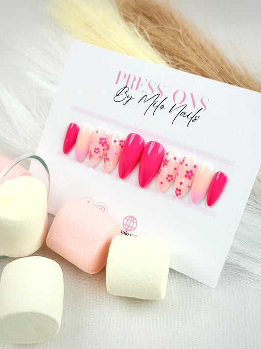 Flower and frenchie nail