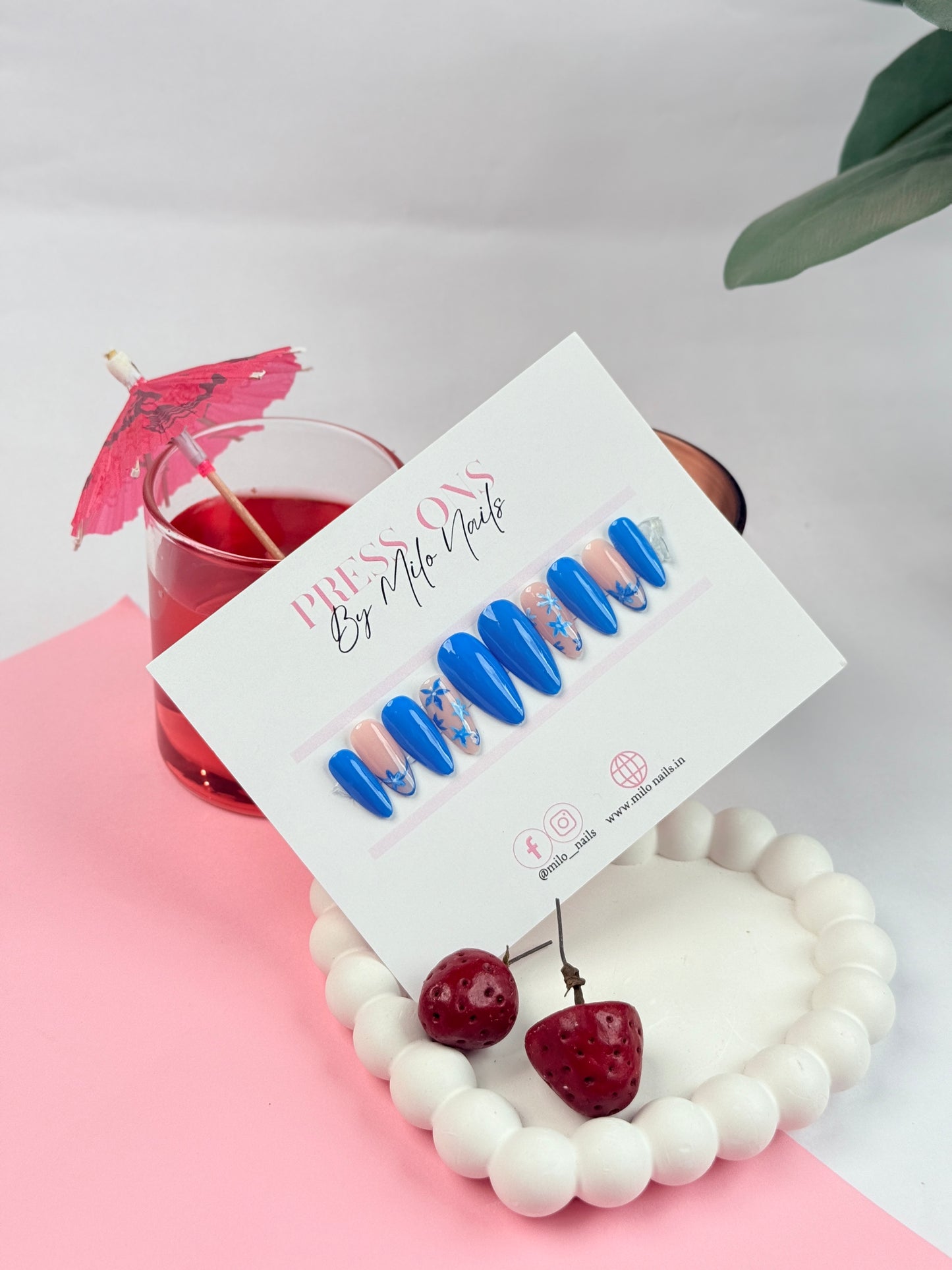 Blue flower nails