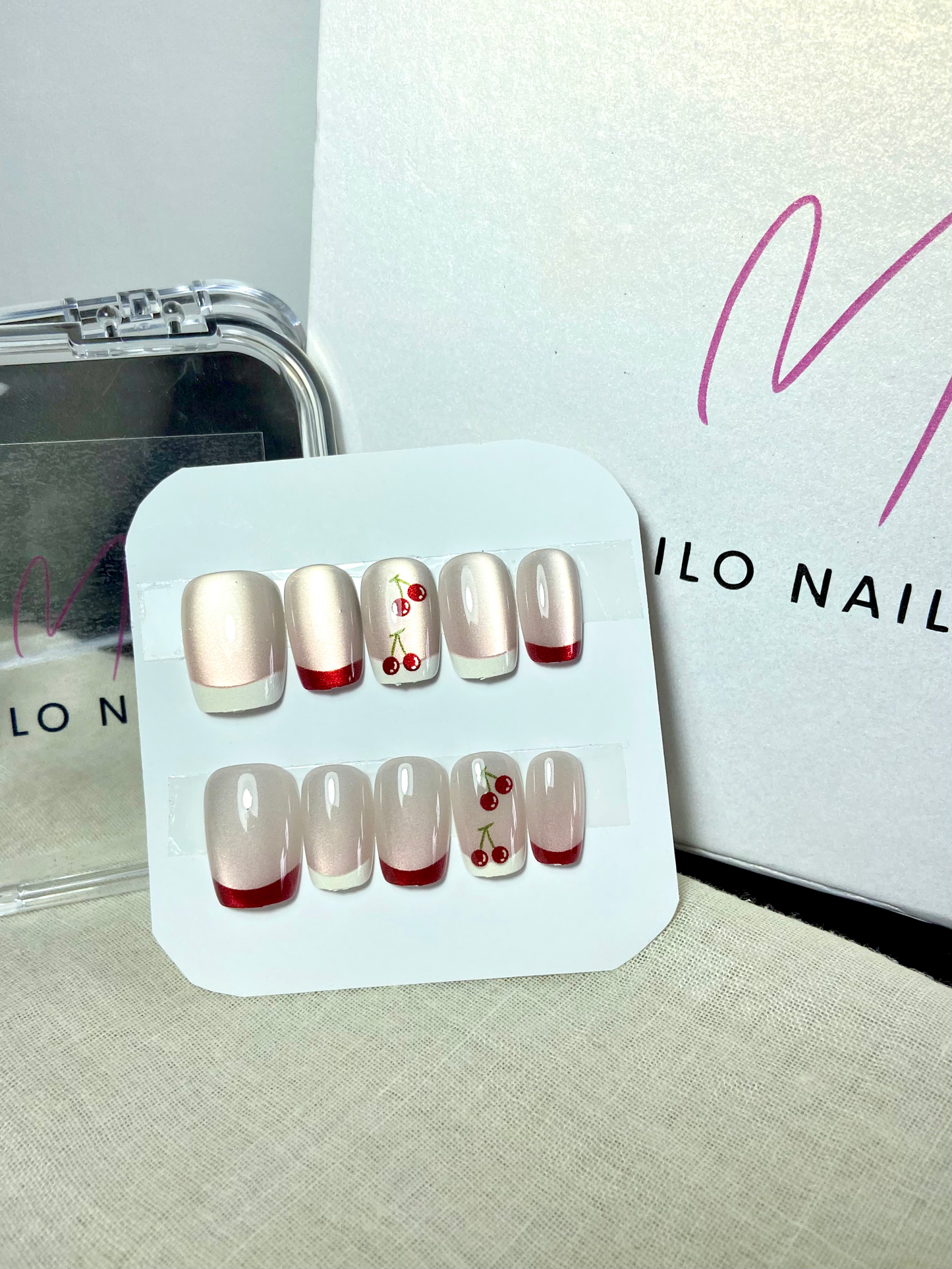 Cherry nails cateye (24 pieces)