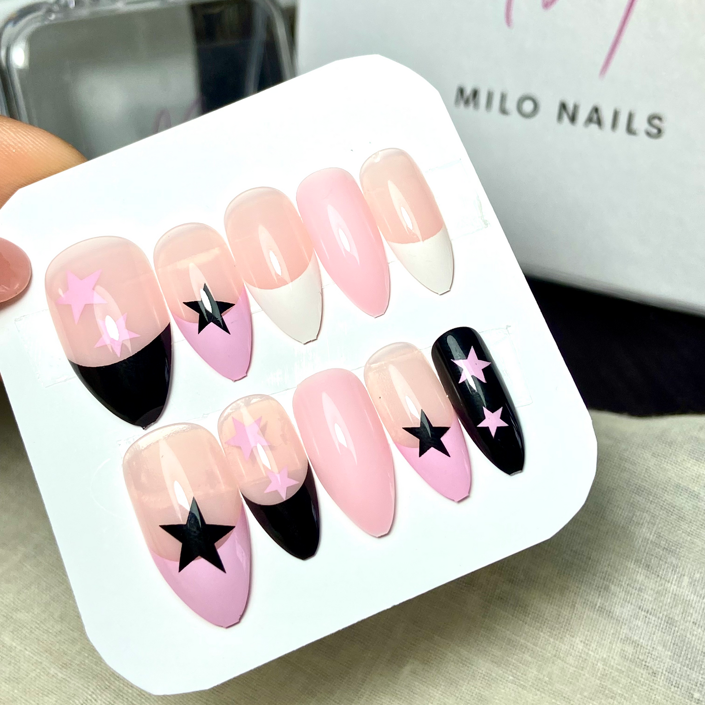 Pink-black star nails (24pcs)
