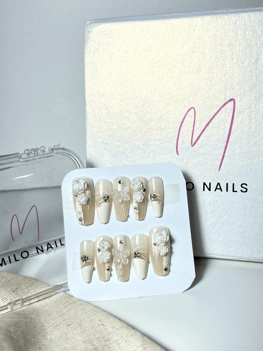 Rose butterfly white nails (24 pcs)
