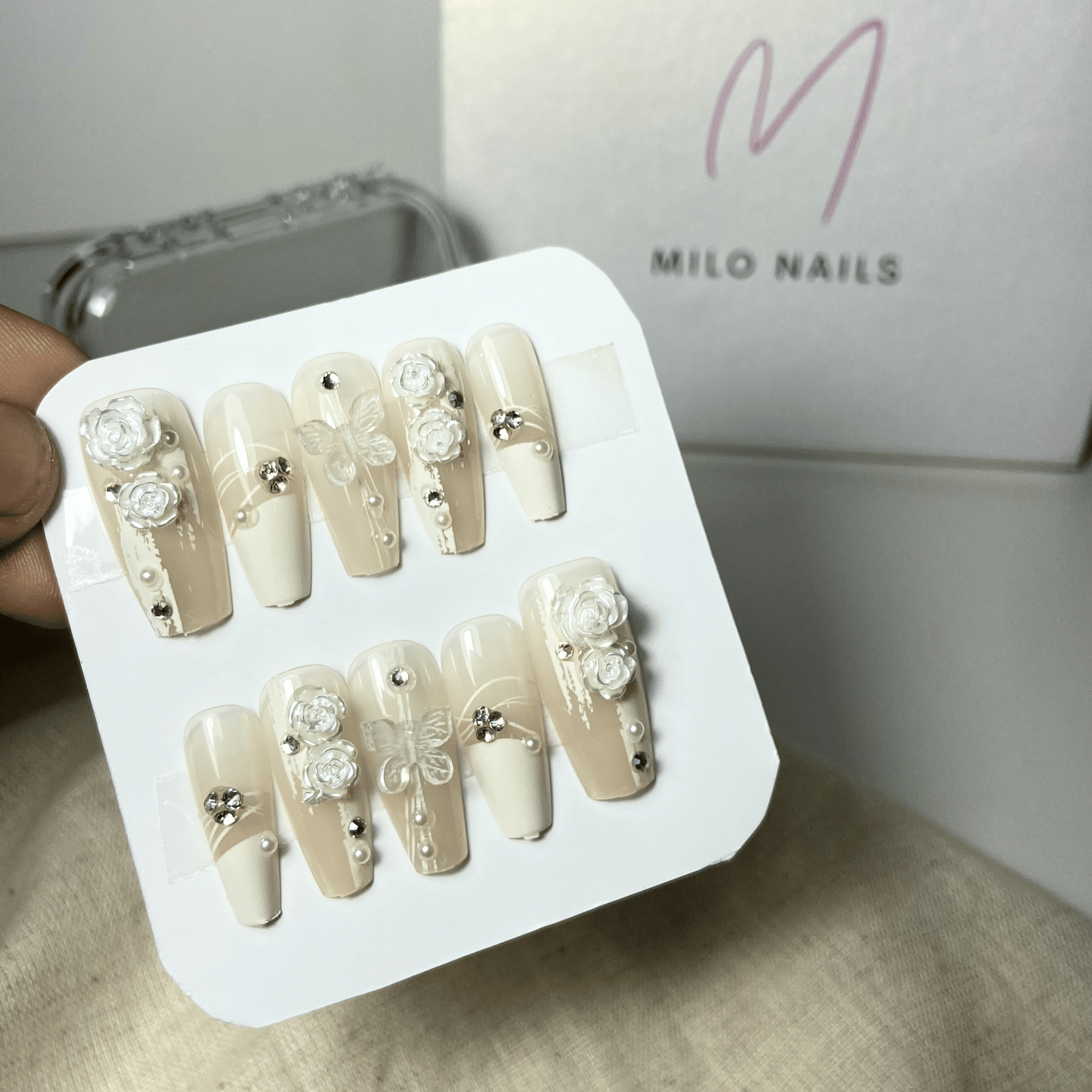 Rose butterfly white nails (24 pcs)