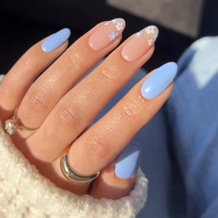 Light blue flower nails