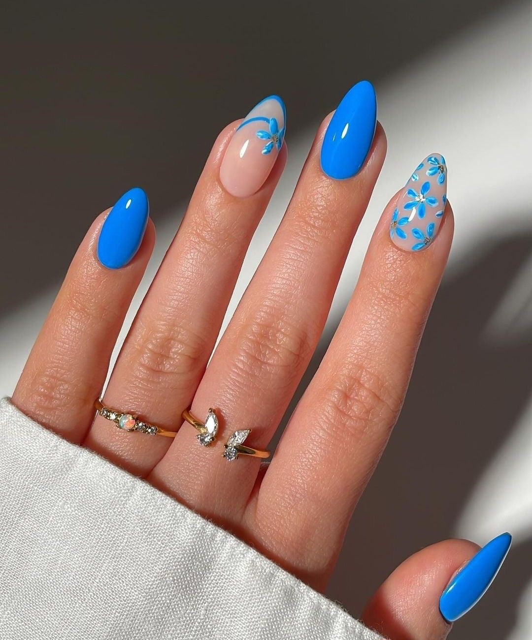 Blue flower nails