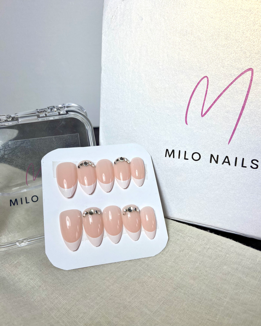 French nails with rhinestones (24 pcs)