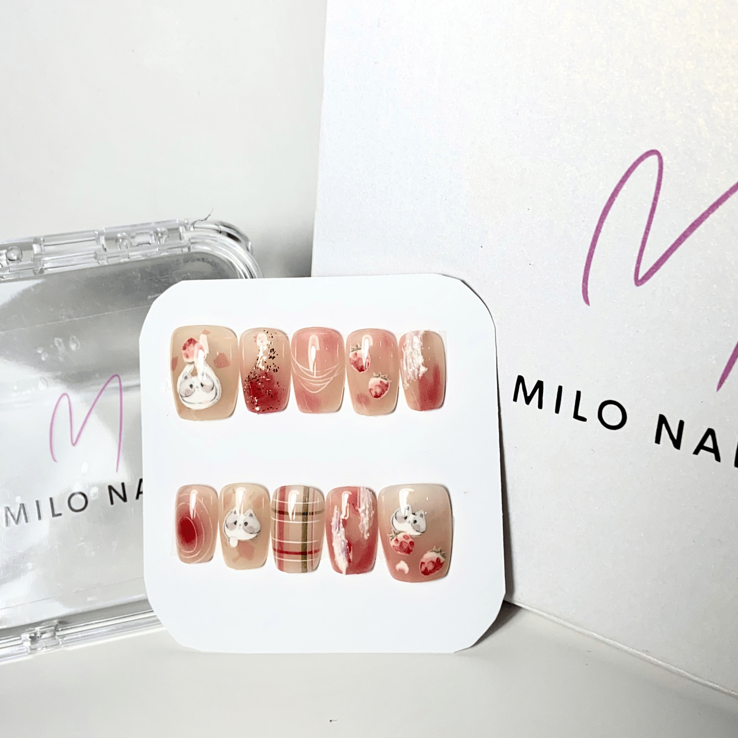 Red cheques nails (24 pcs)