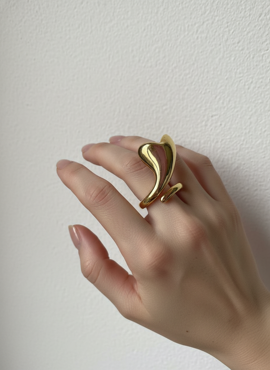 Golden Dolfin Adjustable Ring – 18K Gold-Plated Feminine Charm