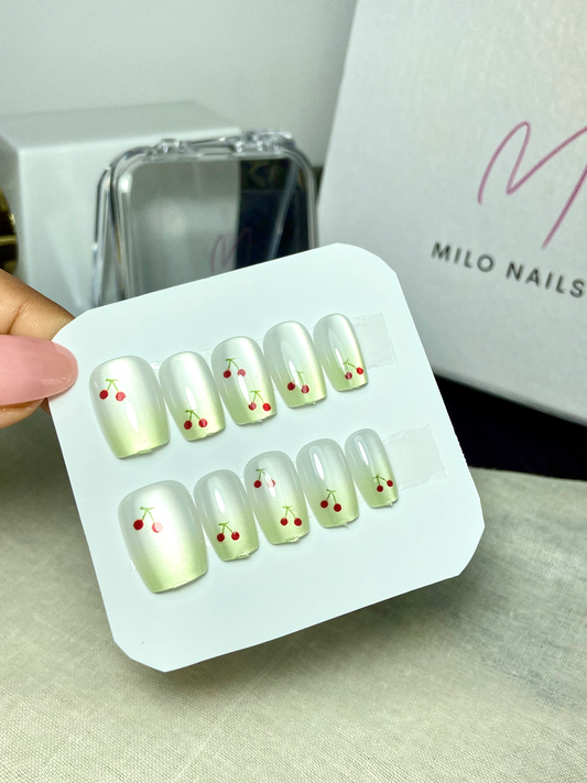Green tips with Cherry nails cateye  (24 pieces)