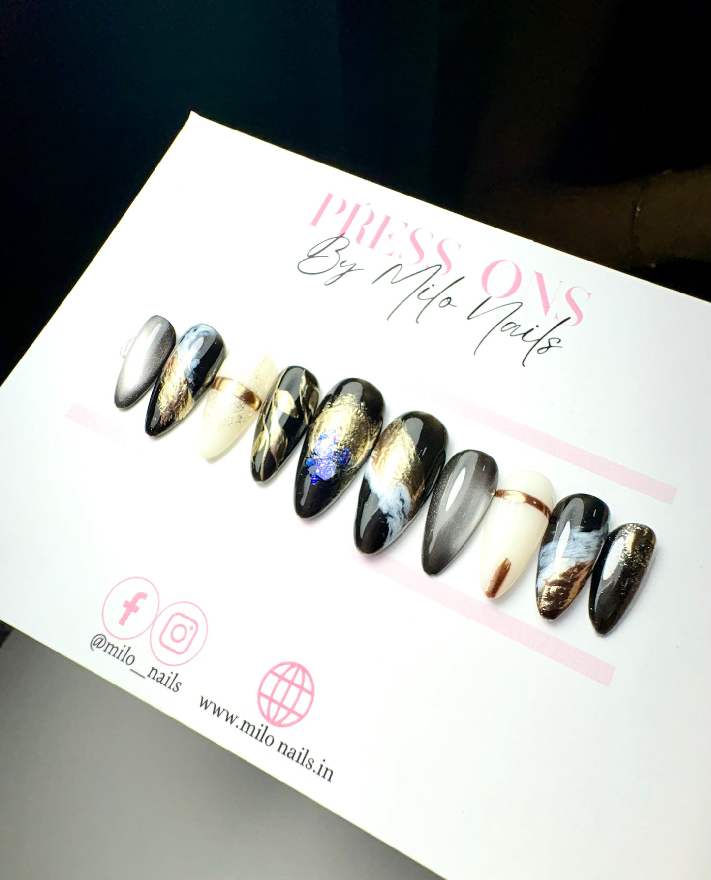 Black and white marble nails