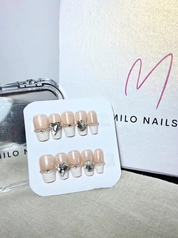 French with heart rhinestones (24 pieces)