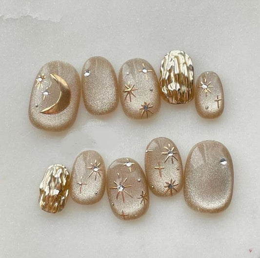Nude cat eye chrome nails