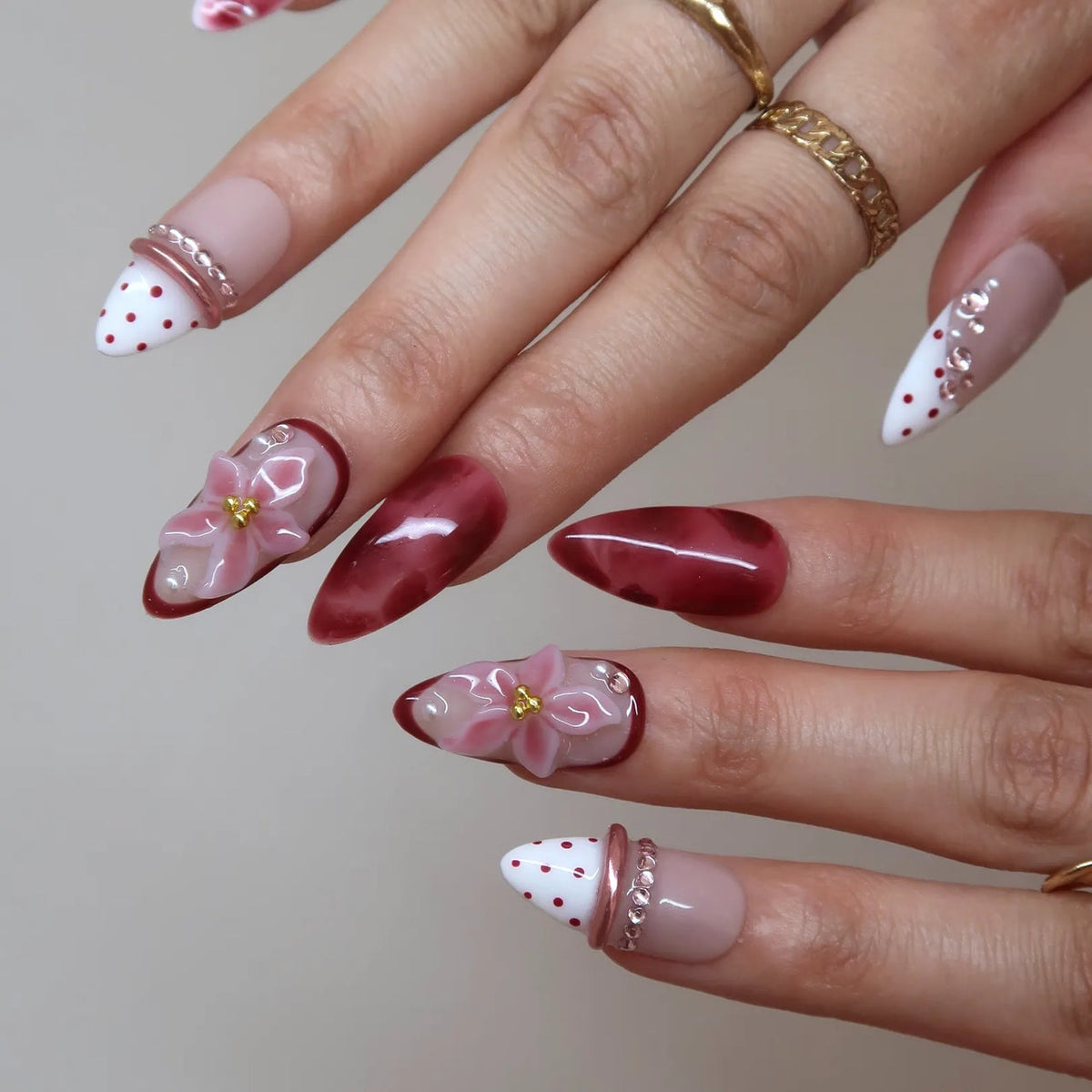 Pretty dots - Handmade Press Ons