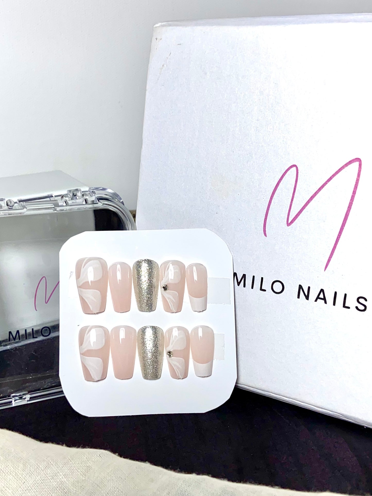 White glitter nails (24 pcs)