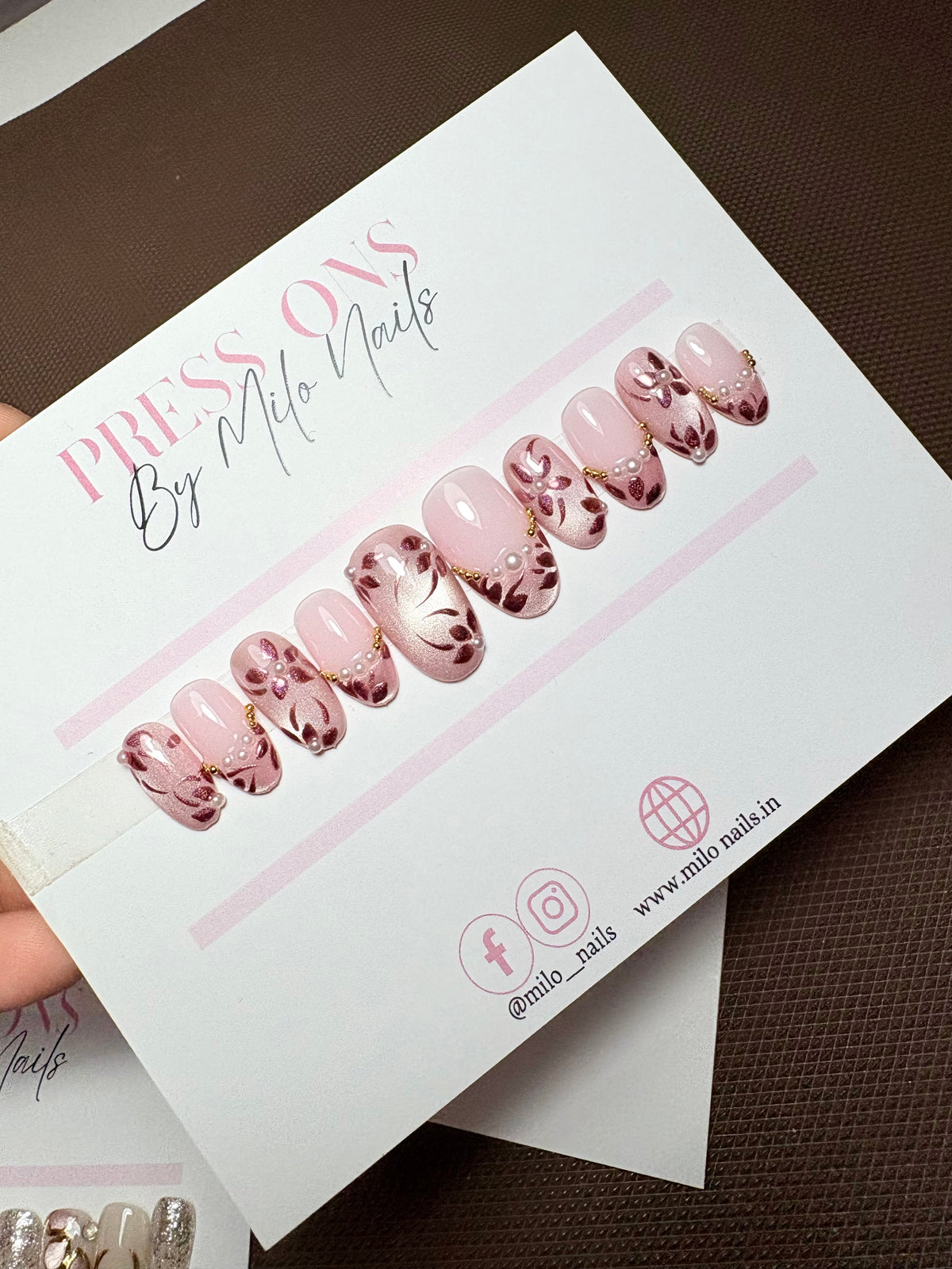 Pink glamour nails