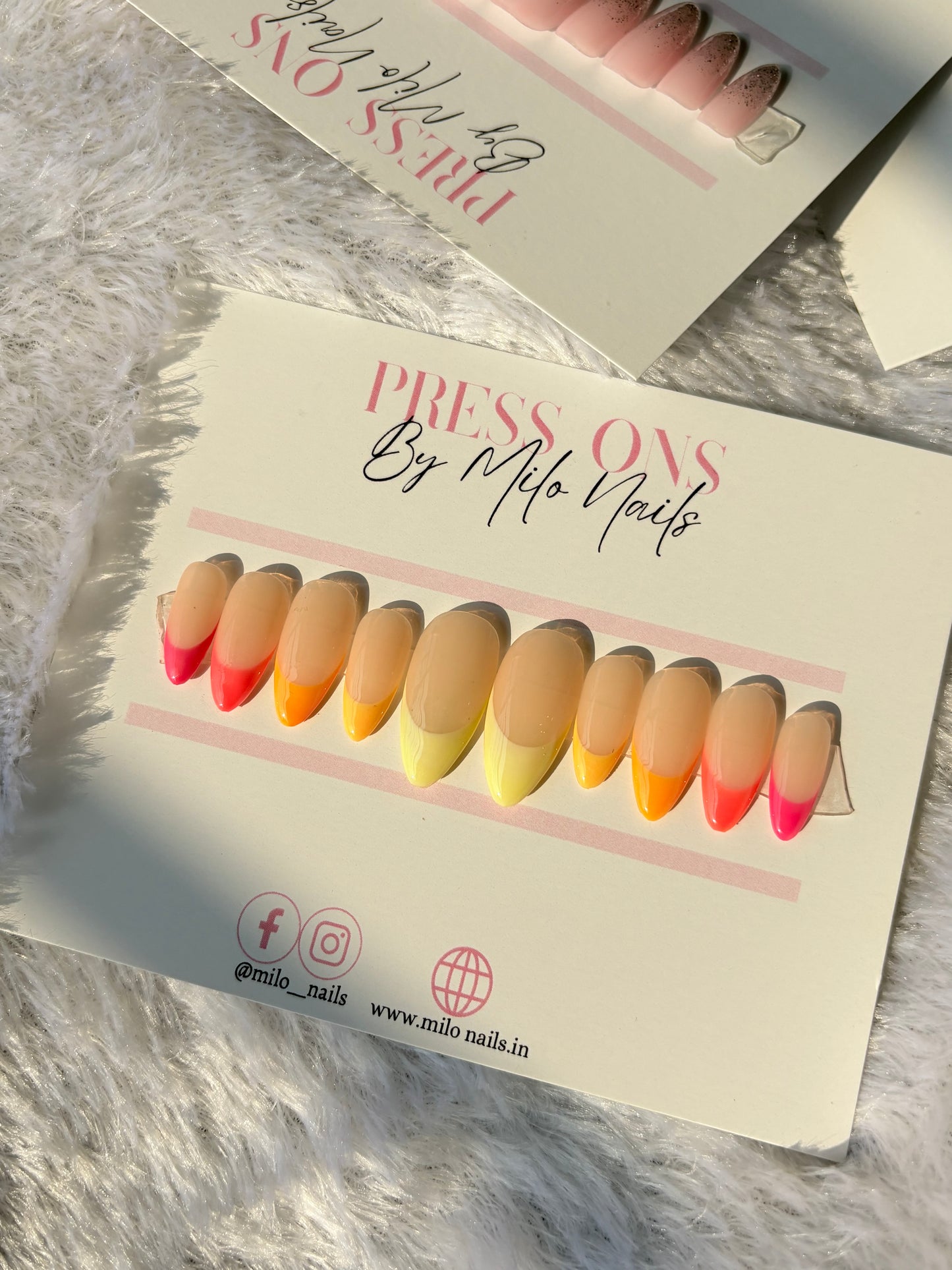 Gradient orange tips