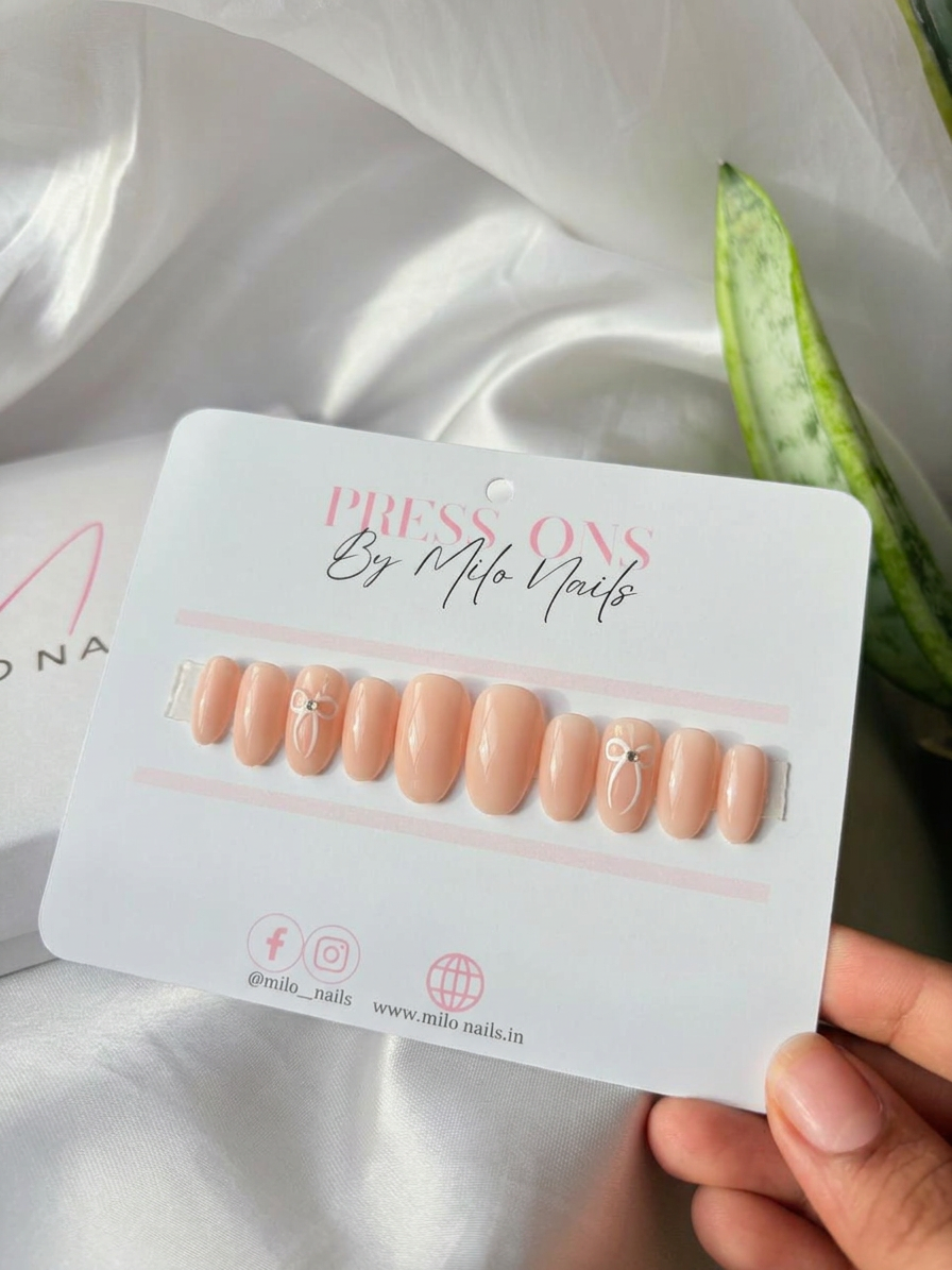 Nude minimal bow nails - Handmade Press Ons