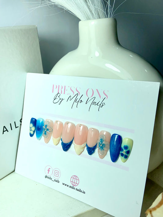 Blue & cream 3D nails