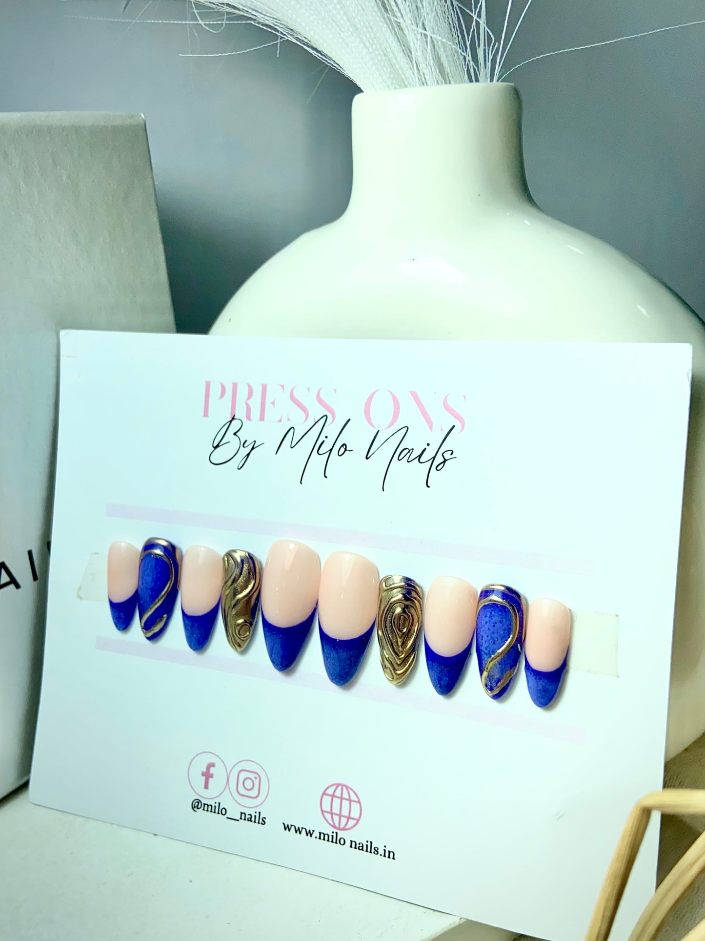 Purple aura metallic nails