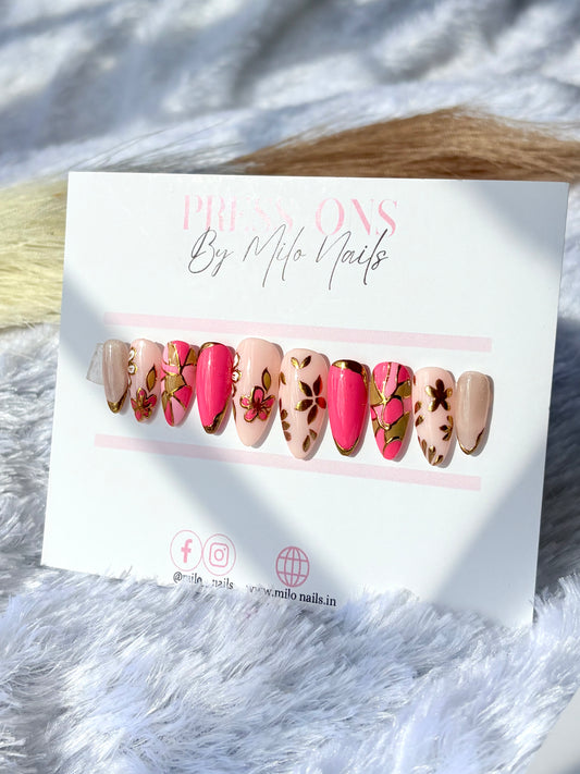 Pink glamour nails