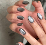 Grey cat eye nails