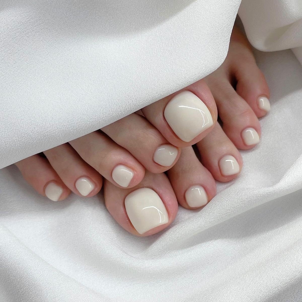 Ivory solid handmade Toe nails (12 pieces)