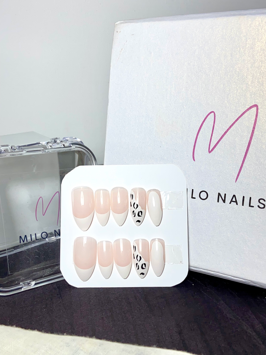 White nails with cheetah print nails (24pcs)