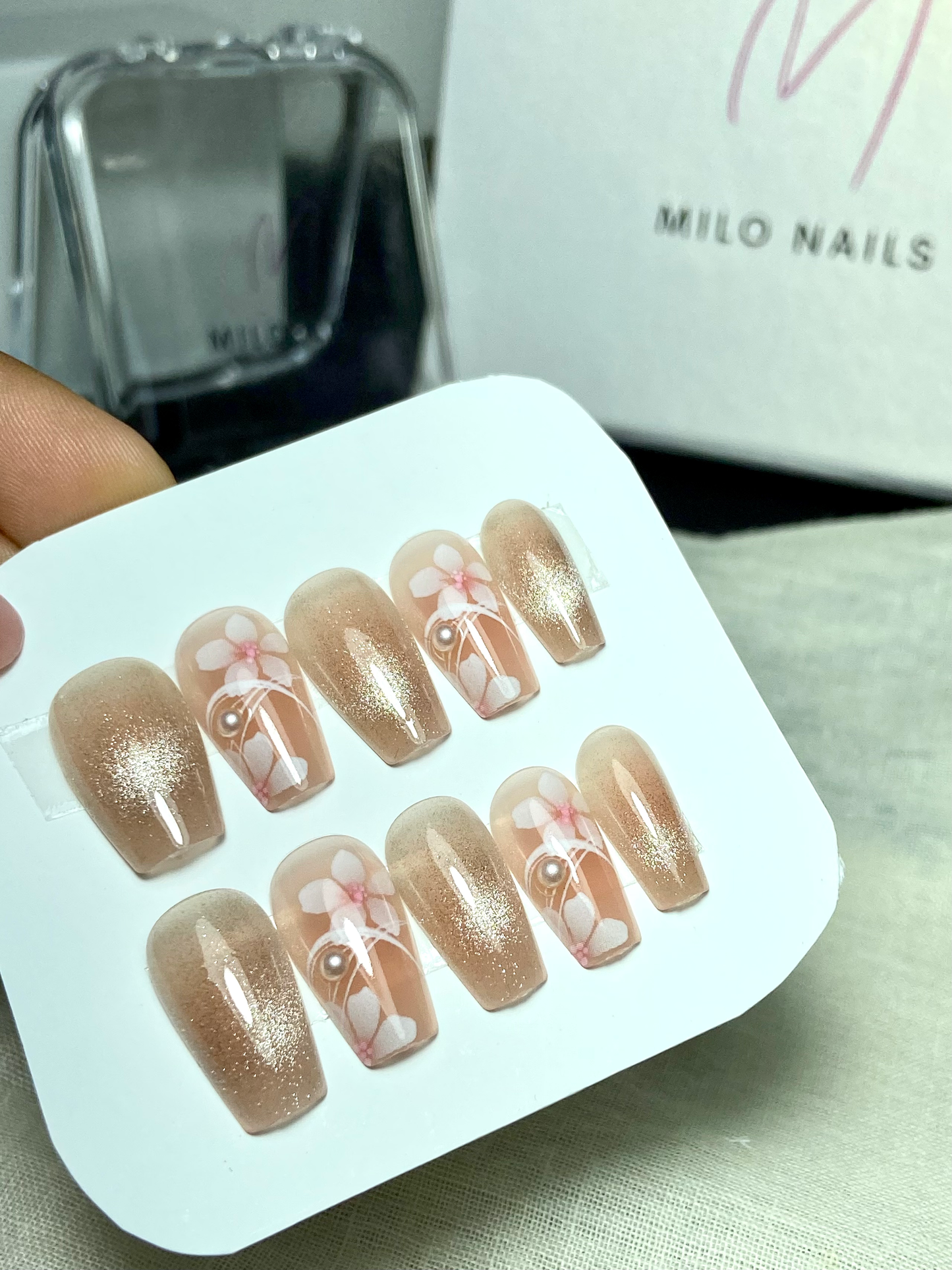 Cat eye flower nails (24pcs)