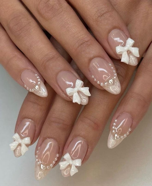 Bows with pearls french nails