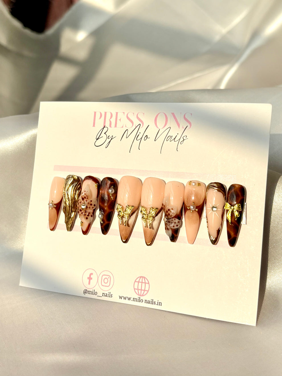 Brown 3-d flowers metallic nails