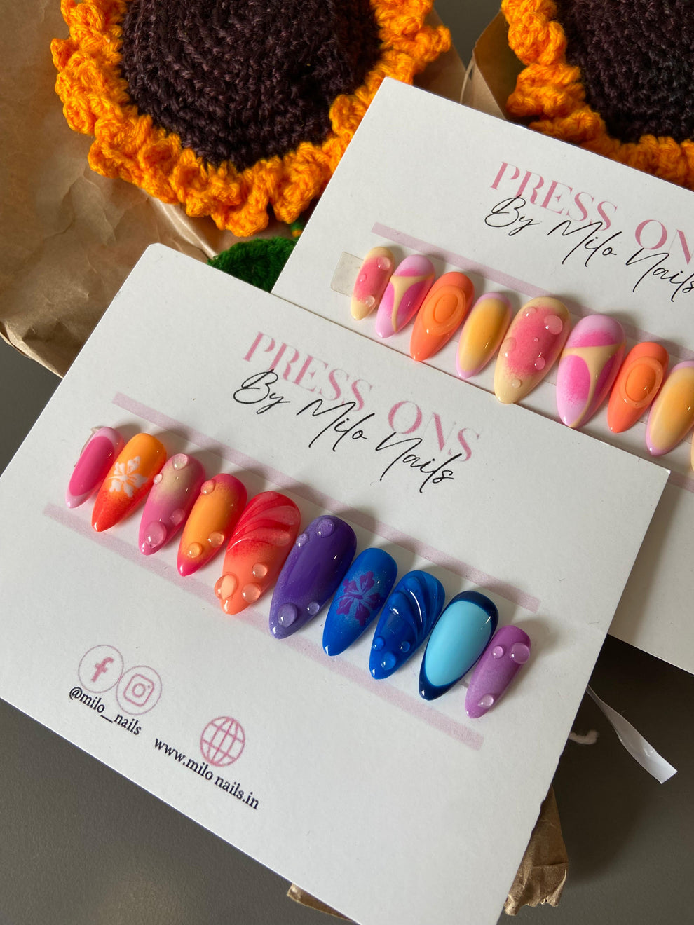 Colourful 3-d nails