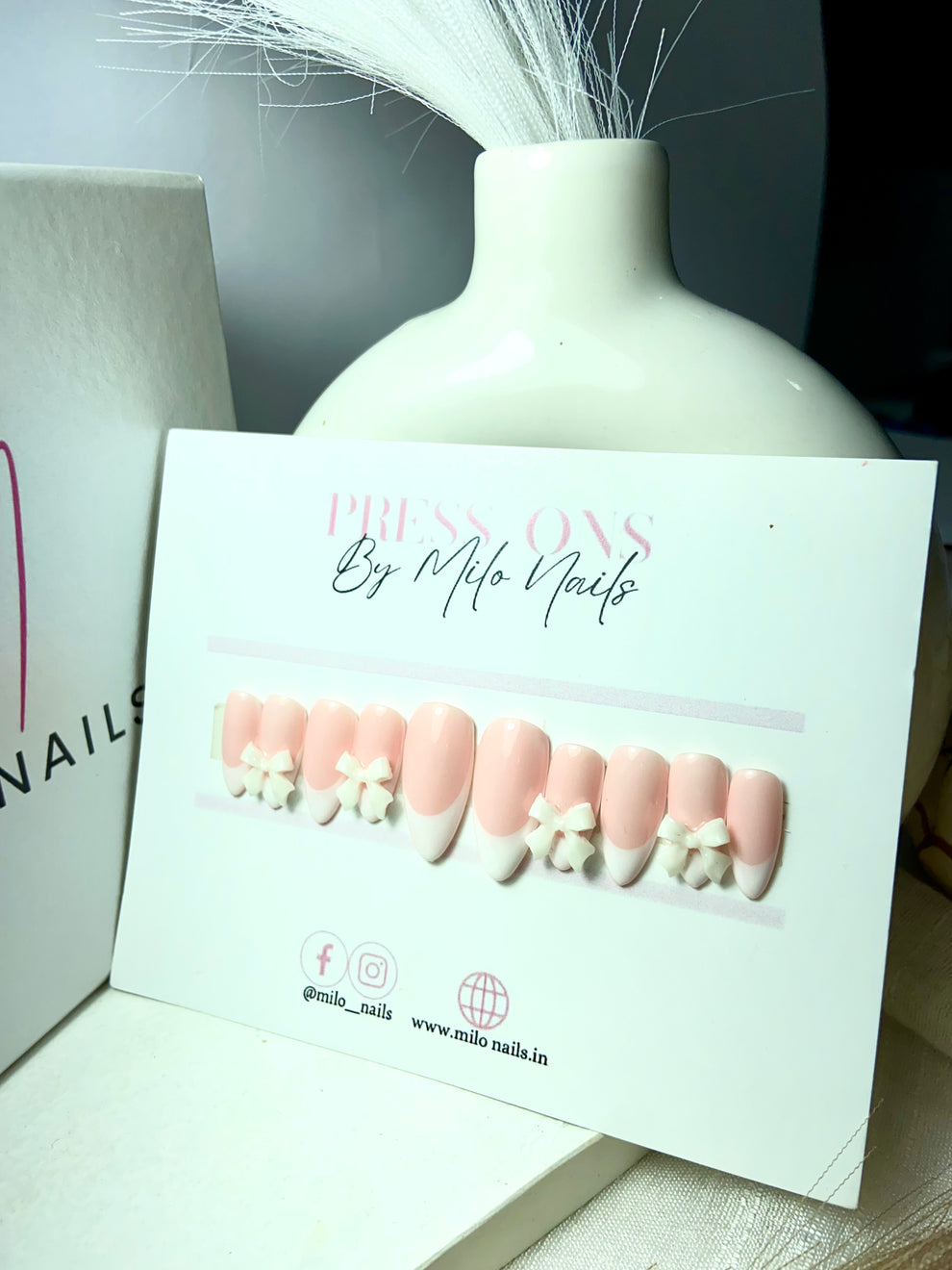 French tips with bow