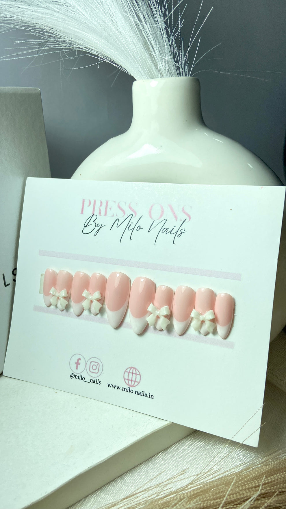 French tips with bow