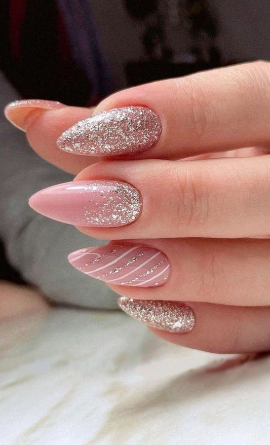 Glittery line nails