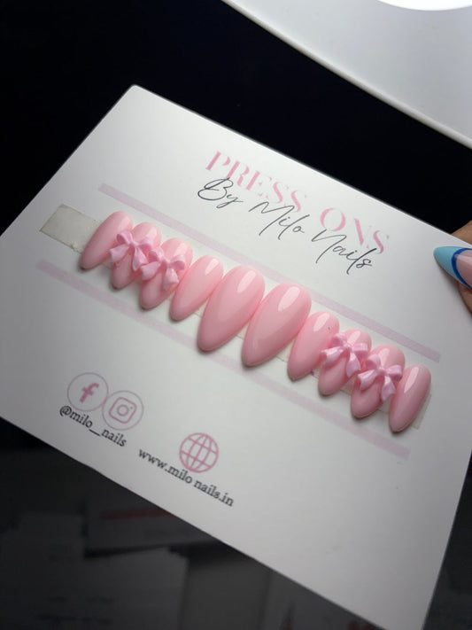 Pink bow nails