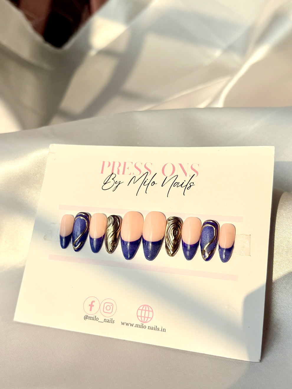 Purple aura metallic nails