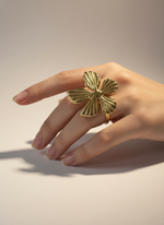 Golden beachy flower Adjustable Ring – 18K Gold-Plated Feminine Charm