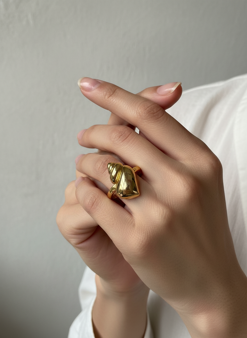 Golden shell Ring Adjustable Ring – 18K Gold-Plated Feminine Charm