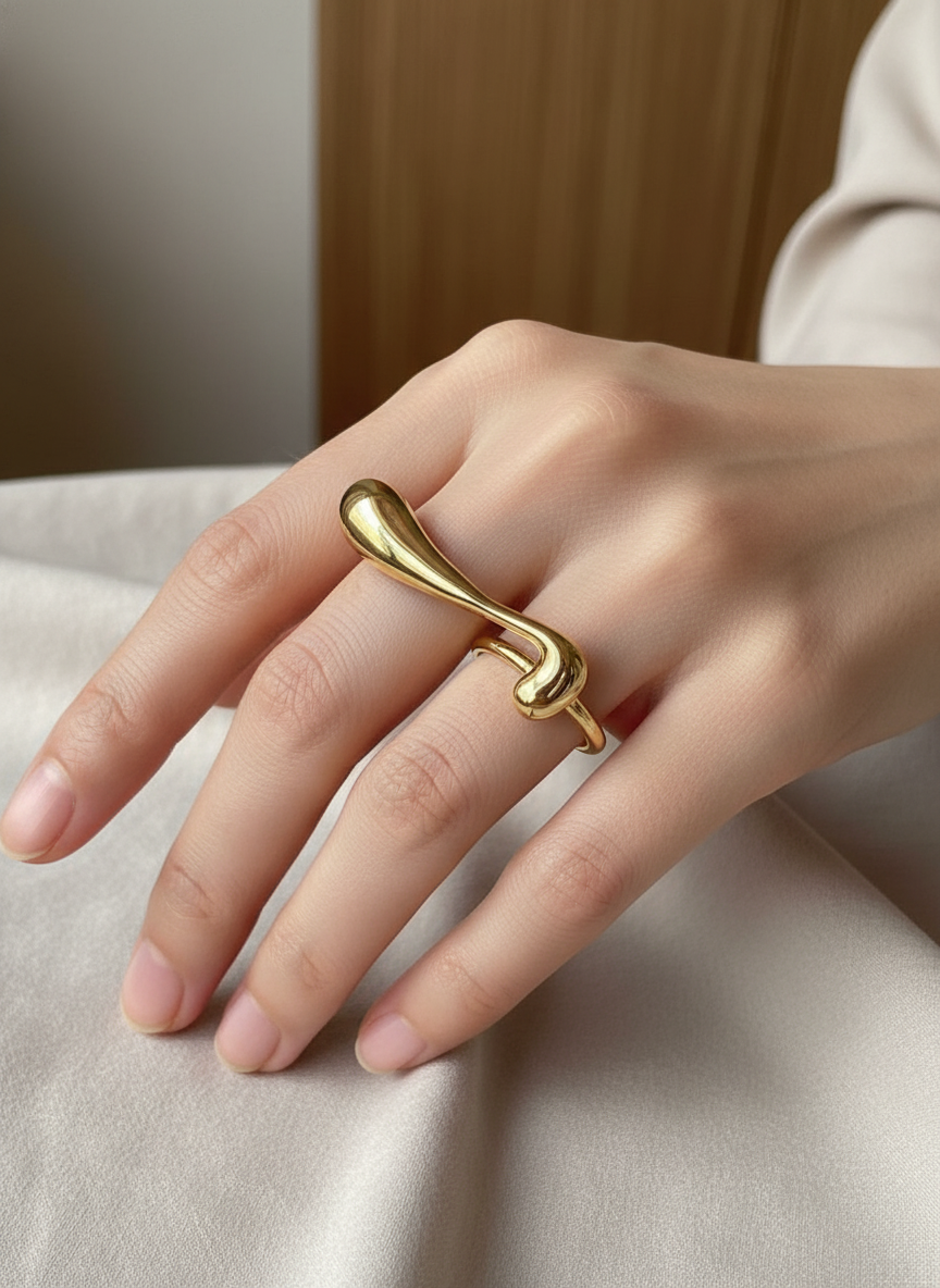 Golden Celeste Fluid Adjustable Ring – 18K Gold-Plated Feminine Charm