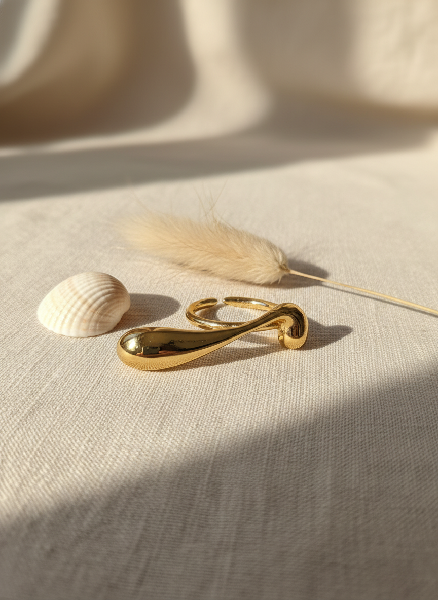 Golden Celeste Fluid Adjustable Ring – 18K Gold-Plated Feminine Charm
